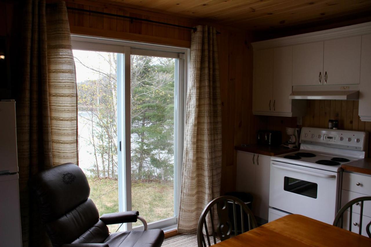 Chalet Au Bord Du St-Maurice Ла-Тюк Экстерьер фото